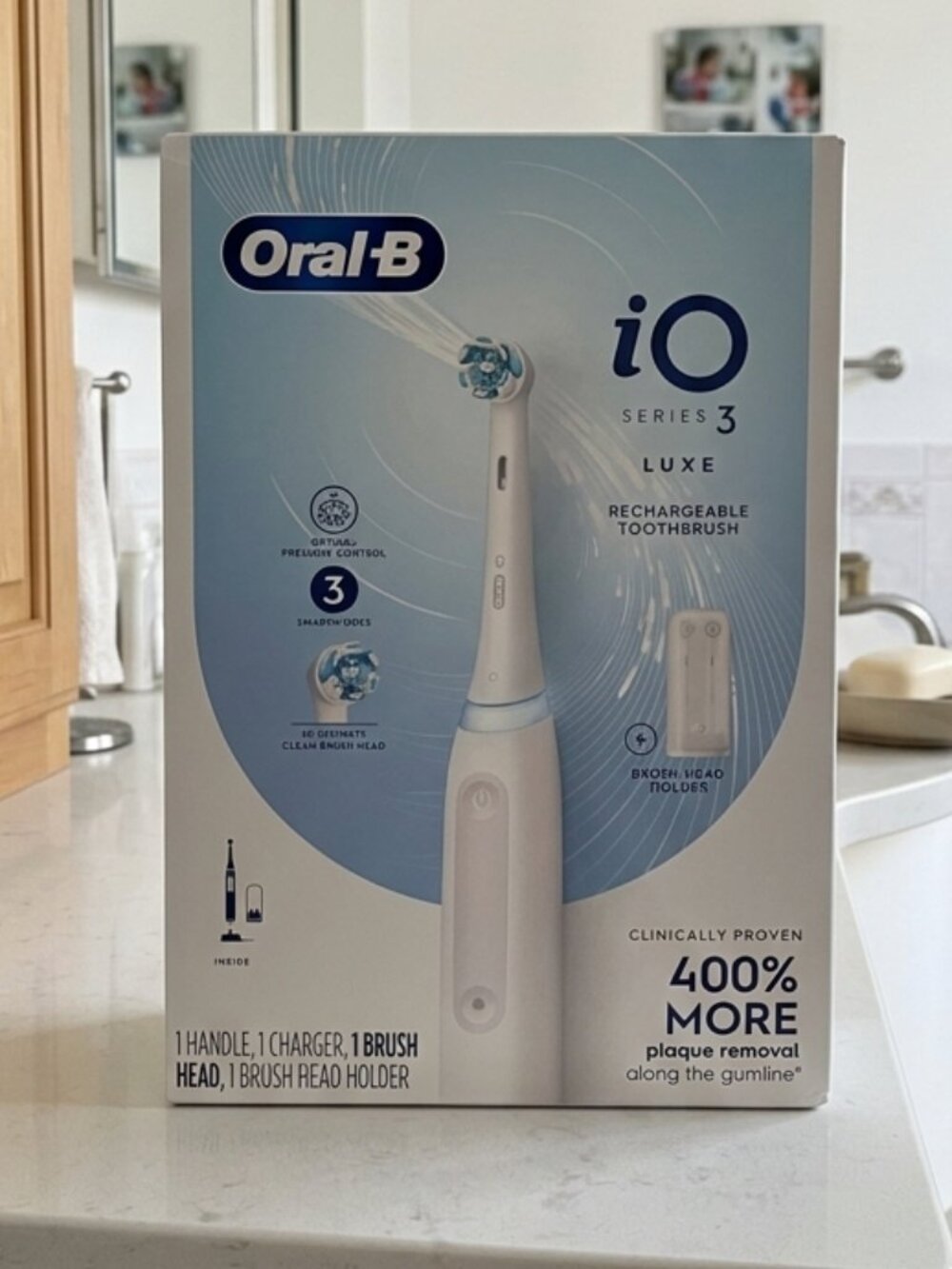 Oral-B iO Rechargeable Electric Toothbrush, iO3 Clean & Protect, White, 1.0 set